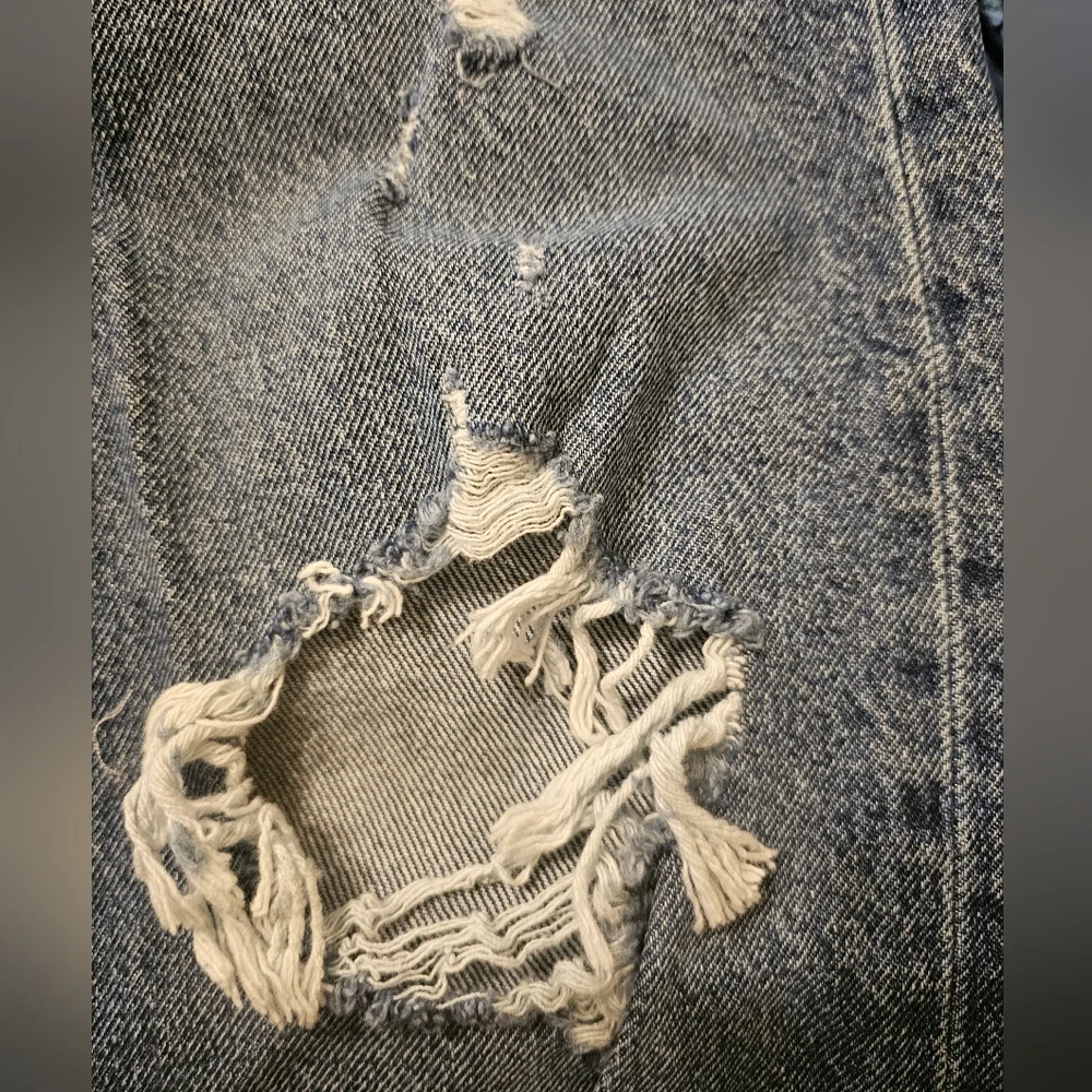 NWOT Blue Distressed Women's Jeans. Size: 24W 27L. - Picture 4 of 9